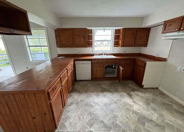 Property at 15020 S Baylan St, Santa Fe, TX 77517, 3 beds, 2 baths