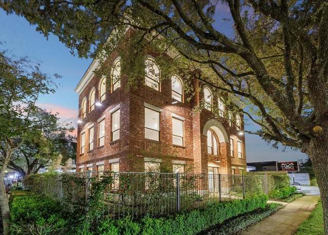 Property at 128 W 17th St, Houston, TX 77008, 1 bed, 2.5 baths