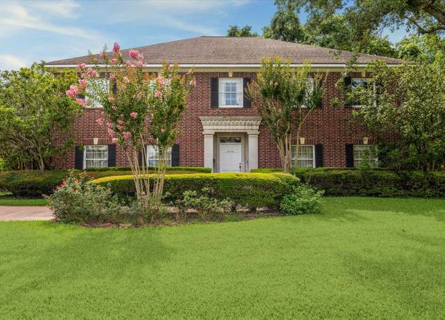 Property at 7014 Newcastle, Bellaire, TX 77401, 5 beds, 5.5 baths
