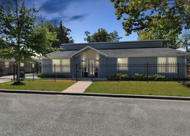 Property at 5418 Elysian St, Houston, TX 77009, 3 beds, 2.5 baths