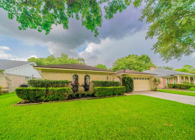 Property at 9710 Ravensworth Dr, Houston, TX 77031, 4 beds, 2.5 baths