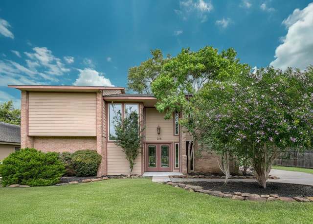Property at 706 S Diamondhead Blvd, Crosby, TX 77532, 4 beds, 2.5 baths