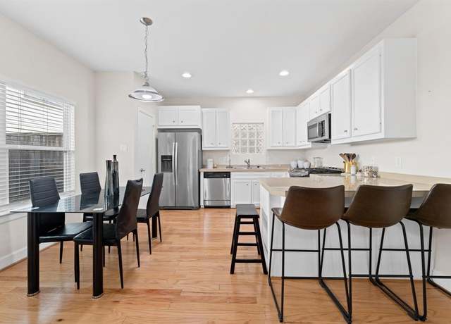 Property at 3736 Main Poplar Dr, Houston, TX 77025, 3 beds, 2.5 baths