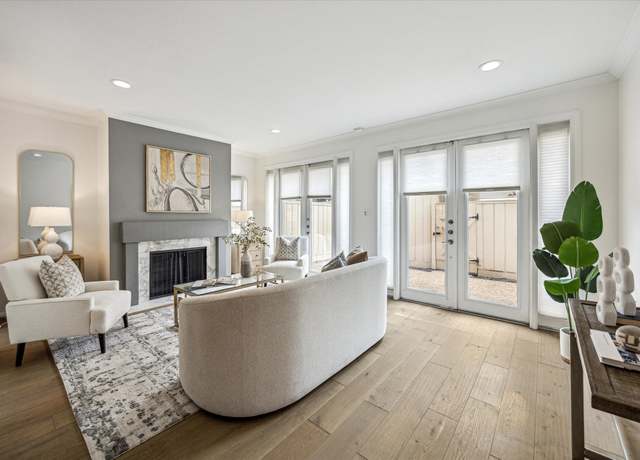 Property at 1228 Fountain View Dr #180, Houston, TX 77057, 2 beds, 2.5 baths