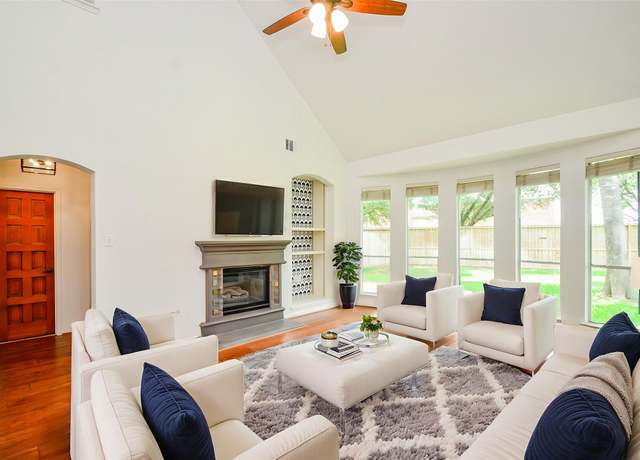Property at 7919 Clarion Way, Houston, TX 77040, 3 beds, 2.5 baths