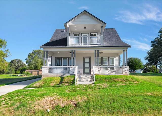 Property at 345 Edgewater Dr, Livingston, TX 77351, 3 beds, 3.5 baths