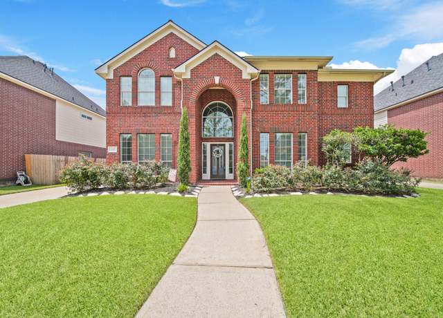 Property at 3207 Summerwind Ct, Pearland, TX 77584, 5 beds, 3.5 baths