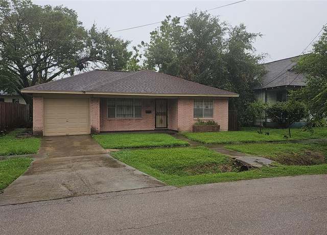 Property at 2205 Davis St, Houston, TX 77026, 4 beds, 2 baths