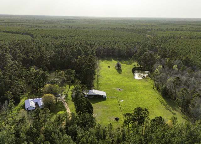 Property at 5146 E Richardson Rd E, Livingston, TX 77351, 3 beds, 3 baths