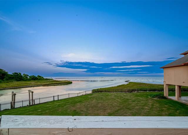 Property at 510 Surf Oaks Dr, Seabrook, TX 77586, 4 beds, 4 baths
