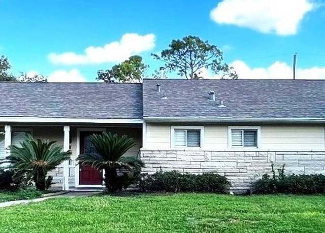 Property at 1430 Freedonia Dr, Houston, TX 77055, 3 beds, 2 baths