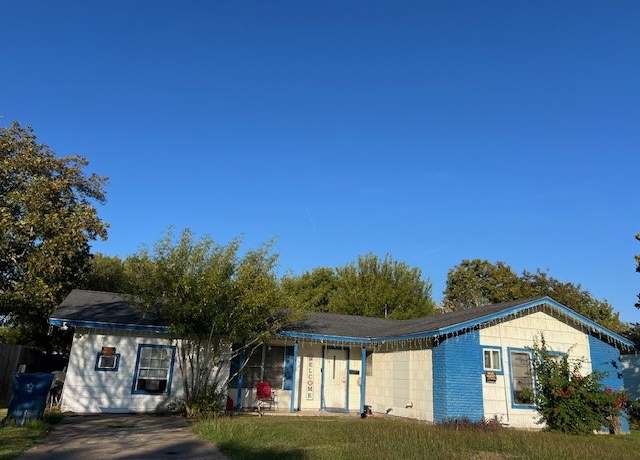 Property at 416 Fairmont St, Port Lavaca, TX 77979, 3 beds, 1 bath