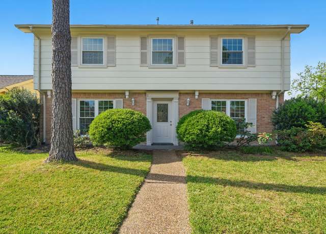 Property at 9711 Derrik Dr, Houston, TX 77080, 4 beds, 4.5 baths