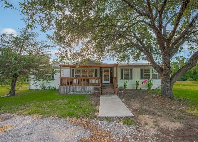 Property at 5526 State Highway 90, Madisonville, TX 77864, 4 beds, 2 baths