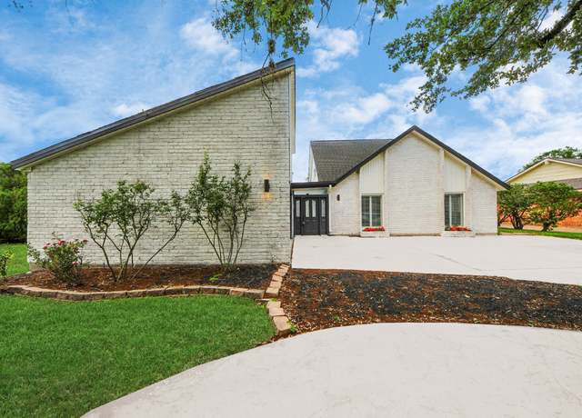 Property at 722 Merrick Dr, Sugar Land, TX 77478, 4 beds, 3.5 baths