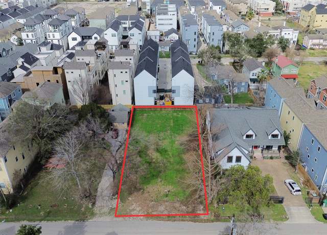 Property at 1121 West 15th 1/2 St, Houston, TX 77007