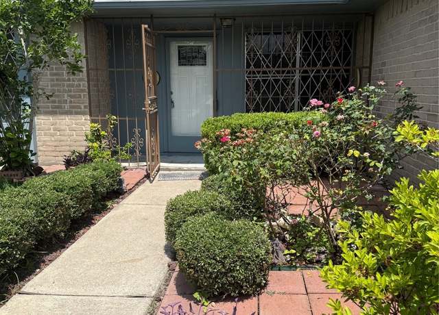 Property at 11322 Yorklyn Dr, Houston, TX 77066, 3 beds, 3 baths