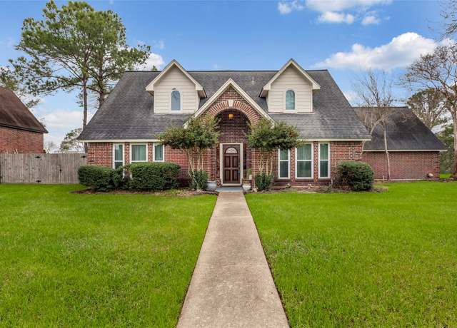 Property at 915 Millpond Dr, Sugar Land, TX 77498, 3 beds, 2.5 baths