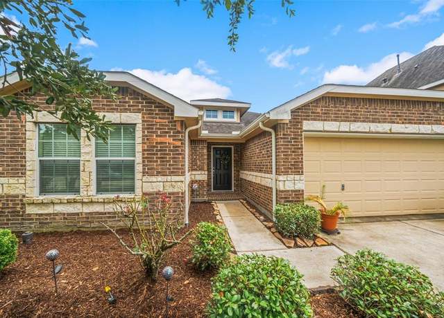Property at 1201 Quarterhorse Dr, Alvin, TX 77511, 3 beds, 2 baths