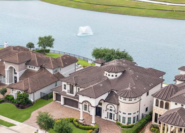 Property at 38 Enclave Manor Dr, Sugar Land, TX 77479, 5 beds, 5.5 baths