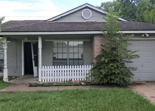 Property at 24211 Four Sixes Ln, Hockley, TX 77447, 3 beds, 2 baths