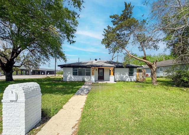 Property at 2108 Ontario St, Baytown, TX 77520, 3 beds, 2 baths