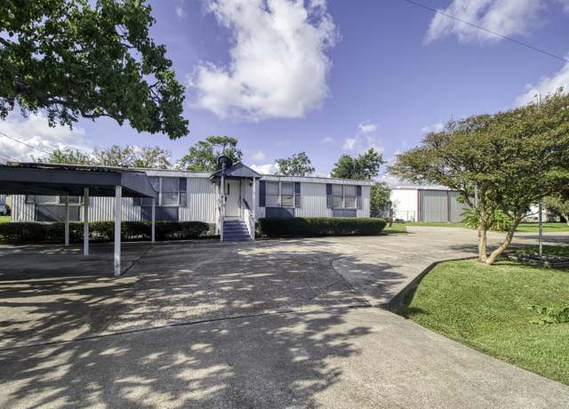 Property at 411 Avenue G, San Leon, TX 77539, 3 beds, 2 baths