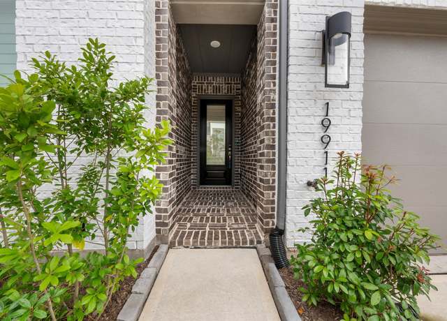 Property at 19911 Curved Steel Dr, Cypress, TX 77433, 3 beds, 2.5 baths