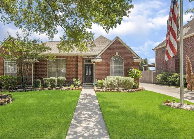 Property at 3305 Greenwood Pl, Deer Park, TX 77536, 4 beds, 2 baths