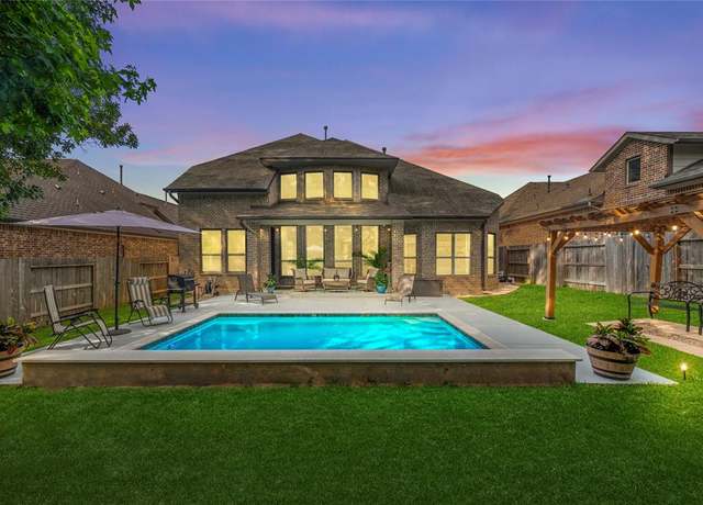 Property at 399 Black Walnut Dr, Conroe, TX 77304, 4 beds, 3.5 baths