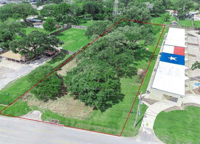 Property at 516 Brazosport Blvd South, Clute, TX 77531