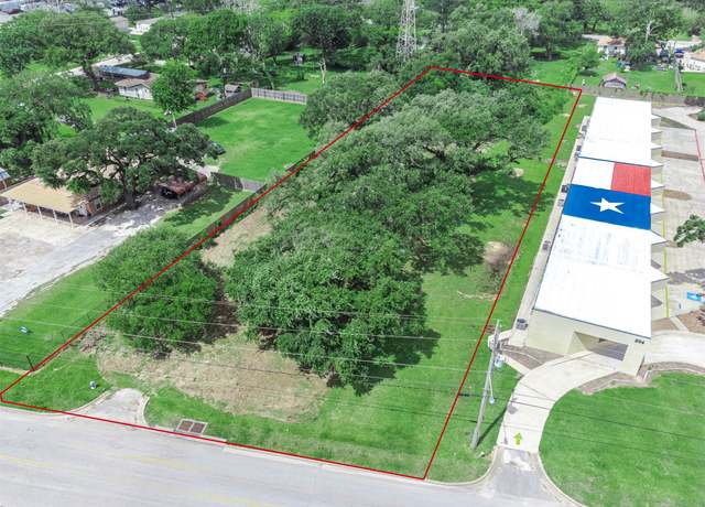 Property at 516 Brazosport Blvd South, Clute, TX 77531