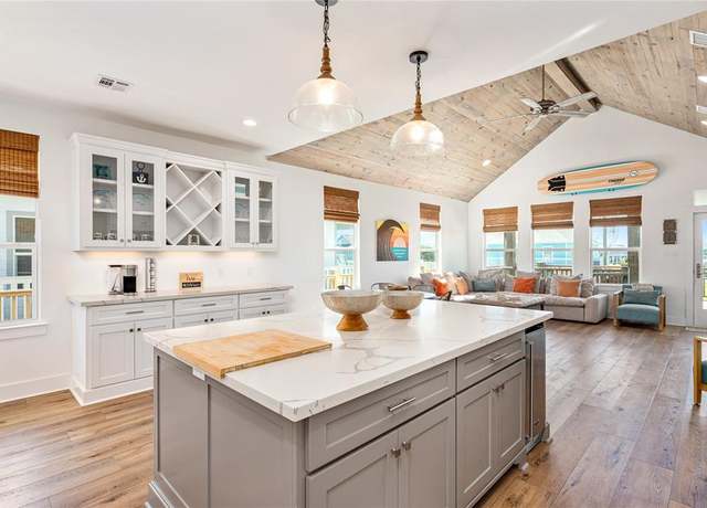 Property at 968 Pelican Ln, Crystal Beach, TX 77650, 3 beds, 2 baths