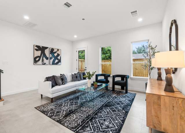 Property at 1016 Patton St, Houston, TX 77009, 3 beds, 2.5 baths