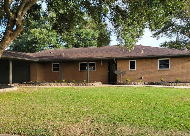 Property at 1008 N 31st St, Nederland, TX 77627, 3 beds, 2 baths