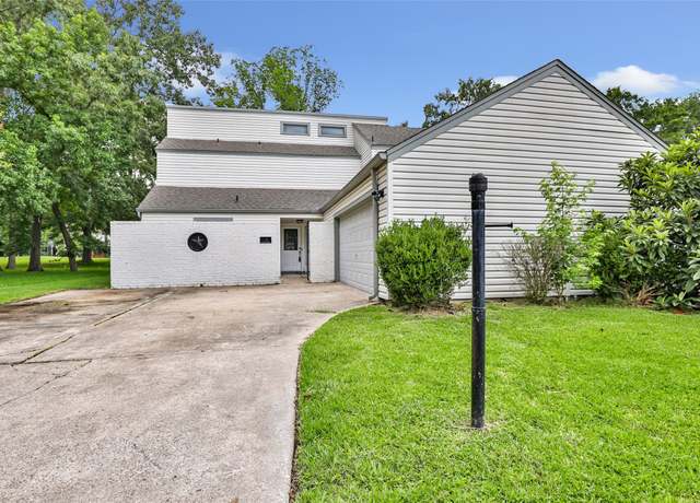 Property at 1746 Cloister Dr #33, Crosby, TX 77532, 3 beds, 3.5 baths