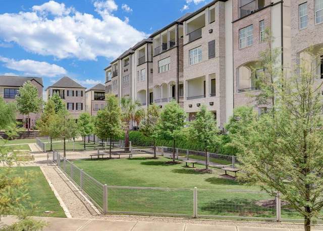 Property at 6124 Cottage Grove Lake Dr, Houston, TX 77007, 4 beds, 4.5 baths