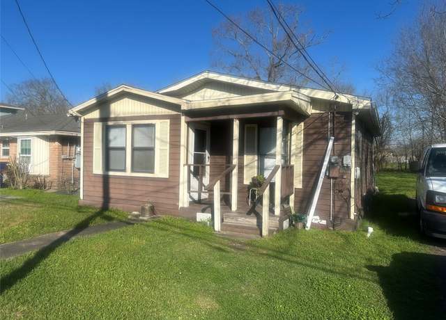 Property at 404 S Texas St, Texas City, TX 77591, 2 beds, 1 bath