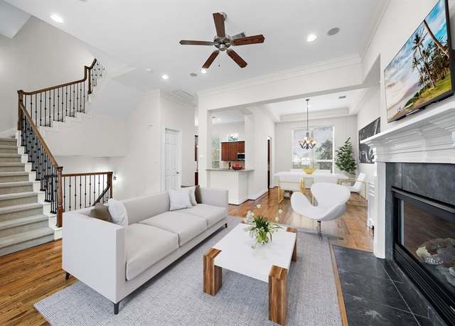 Property at 2828 Sherwin St, Houston, TX 77007, 3 beds, 3.5 baths