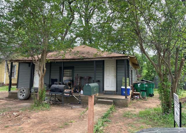 Property at 822 W Louisiana St, Palestine, TX 75801, 2 beds, 1 bath
