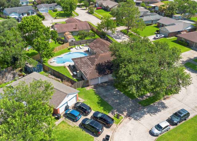 Property at 2602 Pilgrims Point Dr, Webster, TX 77598, 3 beds, 3 baths