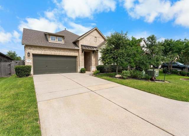 Property at 139 Trillium Park Loop, Conroe, TX 77304, 3 beds, 2.5 baths