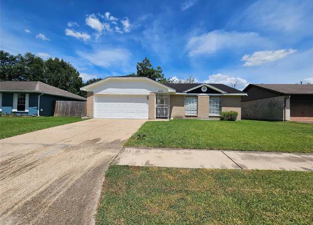 Property at 1019 Woodbridge Ave, Pearland, TX 77584, 3 beds, 2 baths