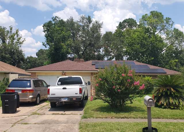 Property at 11002 Radford Ln, Houston, TX 77099, 3 beds, 2 baths