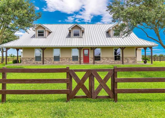 Property at 3271 Dakota Ln, Sealy, TX 77474, 3 beds, 2.5 baths