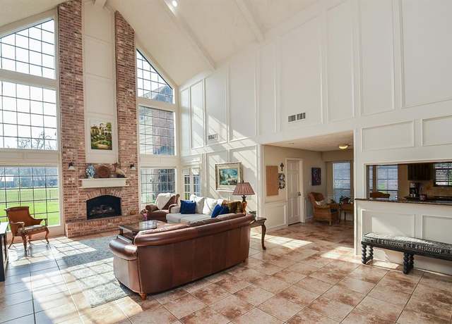 Property at 2842 W Pebble Beach Dr, Missouri City, TX 77459, 5 beds, 3.5 baths