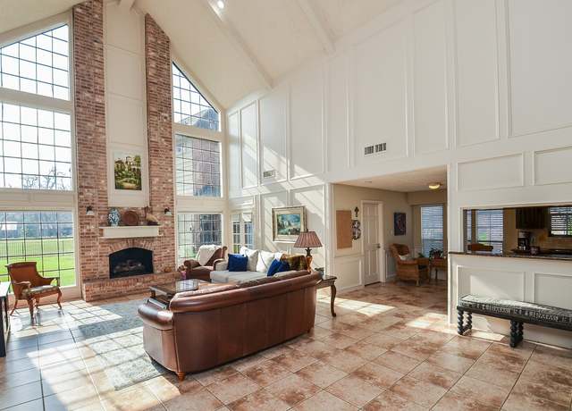 Property at 2842 W Pebble Beach Dr, Missouri City, TX 77459, 5 beds, 3.5 baths