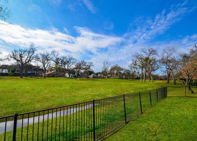 Property at 2842 W Pebble Beach Dr, Missouri City, TX 77459, 5 beds, 3.5 baths