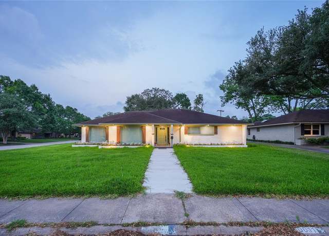 Property at 10011 Cliffwood Dr, Houston, TX 77035, 4 beds, 4 baths