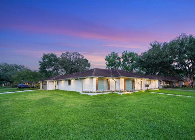 Property at 10011 Cliffwood Dr, Houston, TX 77035, 4 beds, 4 baths